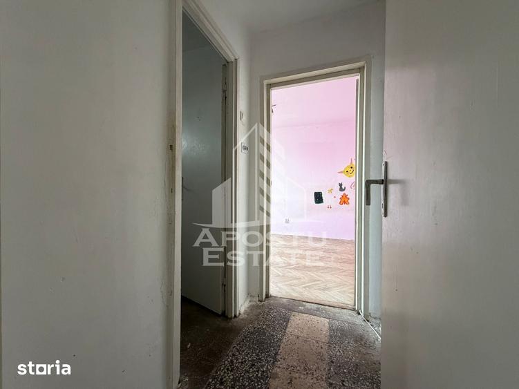 Apartament cu 2 camere semidecomandat în Girocului