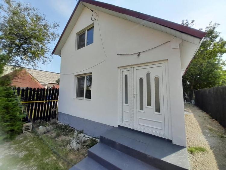 Casă individuală cu 4 camere cu Canalizare în Viișoara