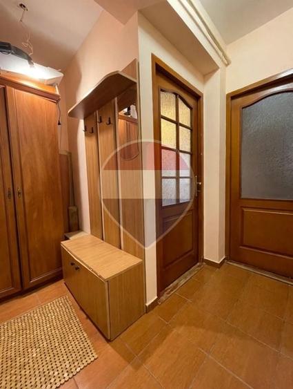 Apartament cu 2 camere semidecomandat, mobilat în Tătărași