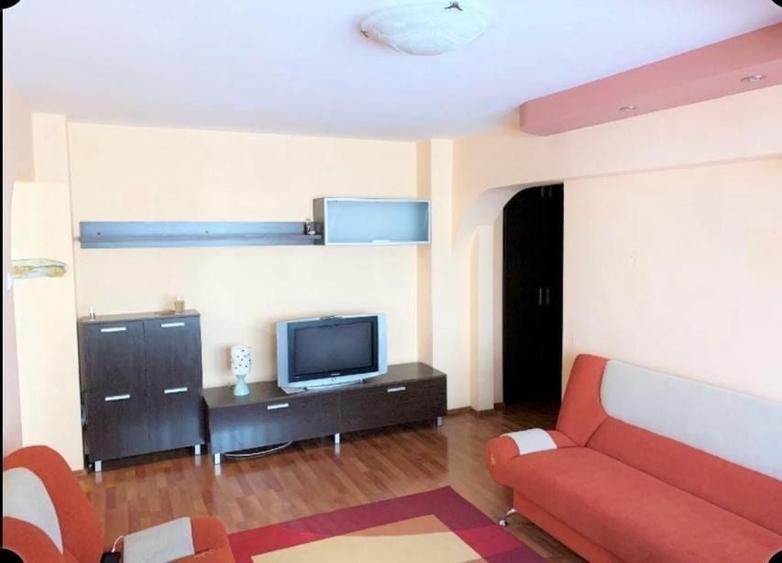 Apartament cu 3 camere semidecomandat în Ultracentral
