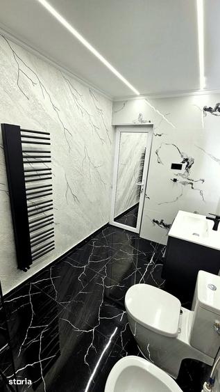 Casă cu 6 camere cu Teren 500 Mp în Central