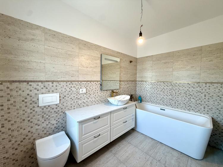 Duplex cu 4 camere cu Teren 240 Mp în Sânandrei
