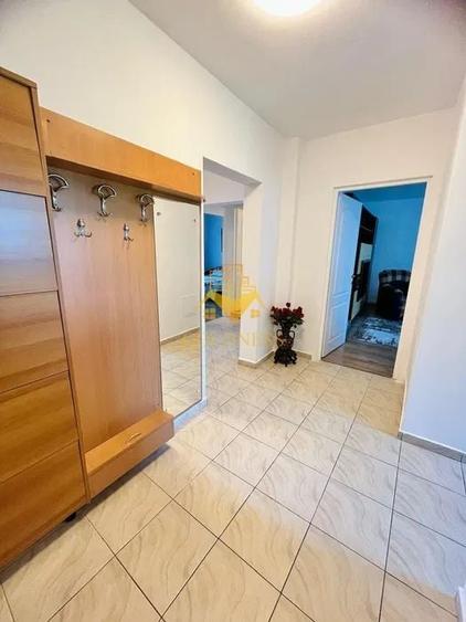Apartament cu 3 camere decomandat, mobilat în Plopilor