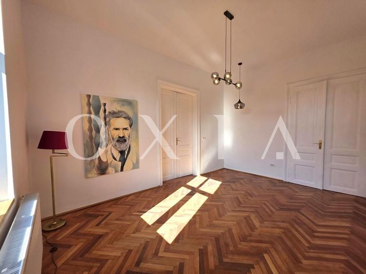 Apartament cu 3 camere semidecomandat în Elisabetin