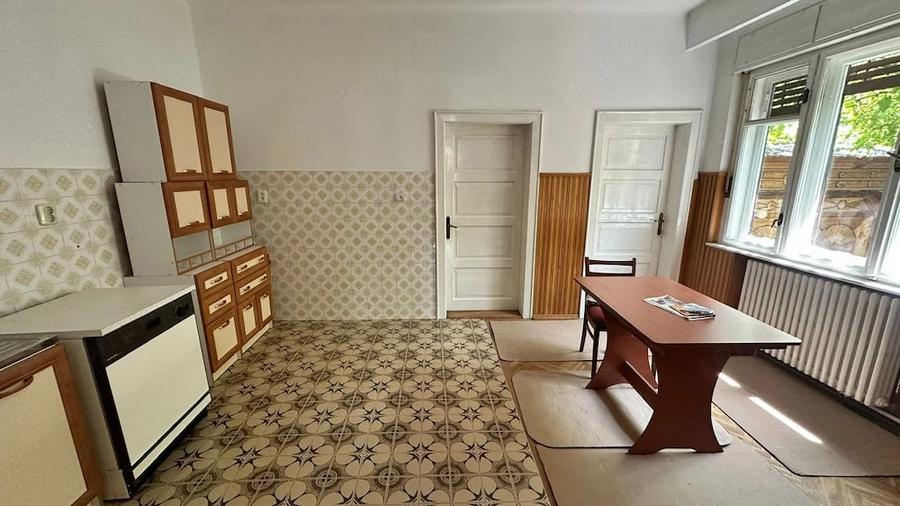 Casă cu 3 camere cu Teren 250 Mp în Calea Poplăcii