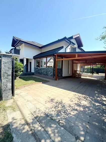 Casă individuală cu 5 camere cu Teren 640 Mp în Odăi