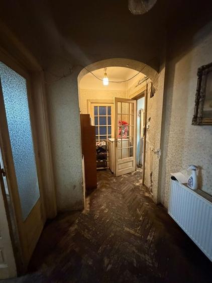 Apartament cu 4 camere decomandat în P-ța Unirii