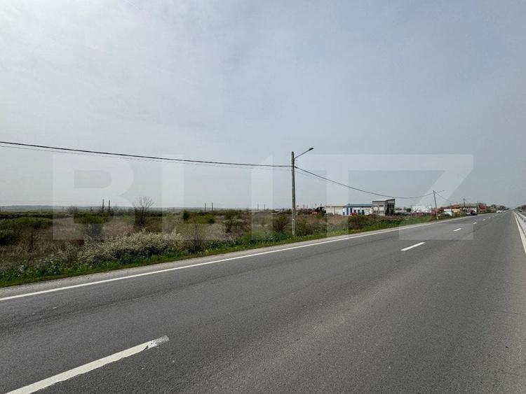 Teren Construcții intravilan de 2469 mp, în Vest