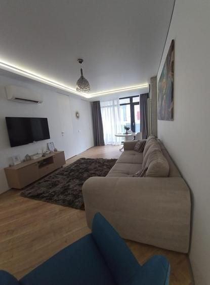 Apartament cu 2 camere semidecomandat, mobilat în Floreasca
