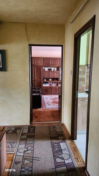 Apartament cu 3 camere în Traian