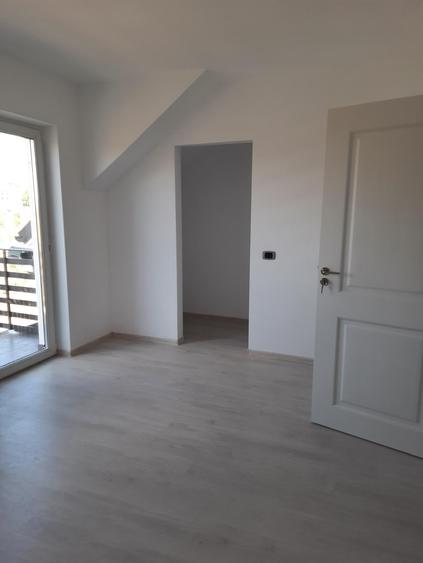 Duplex cu 4 camere cu Teren 250 Mp în Burdujeni