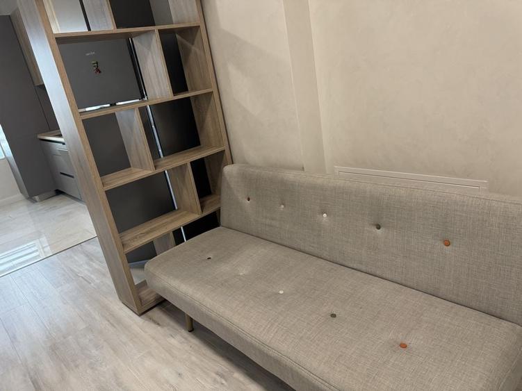 Apartament cu 2 camere semidecomandat în Albești