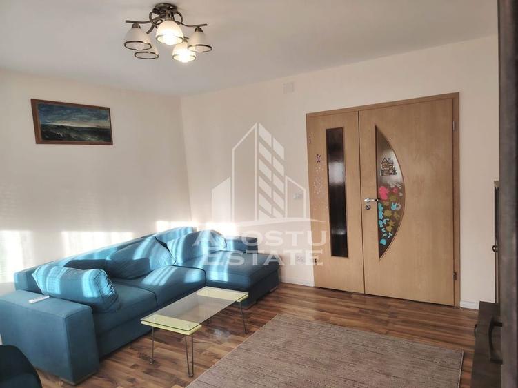 Apartament cu 3 camere decomandat, mobilat în P-ța Unirii