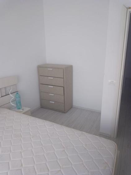 Apartament cu 2 camere decomandat în Roșu