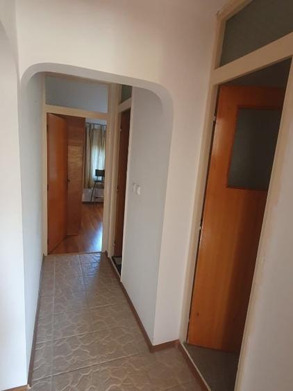 Apartament cu 3 camere decomandat, mobilat în Lujerului