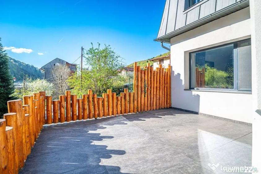 Casă cu 7 camere cu Teren 251 Mp în Sinaia