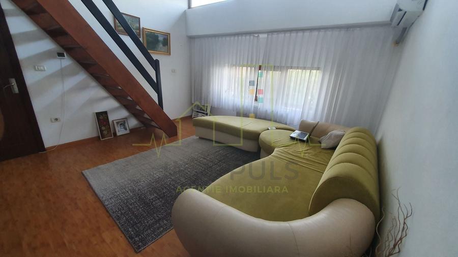 Apartament cu 4 camere semidecomandat, mobilat în Girocului