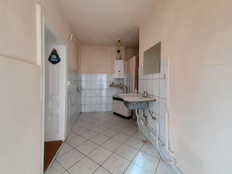 Casă individuală cu 3 camere cu Canalizare în Ultracentral