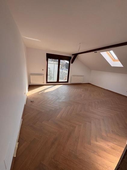 Casă cu 4 camere cu Teren 290 Mp în Gruia