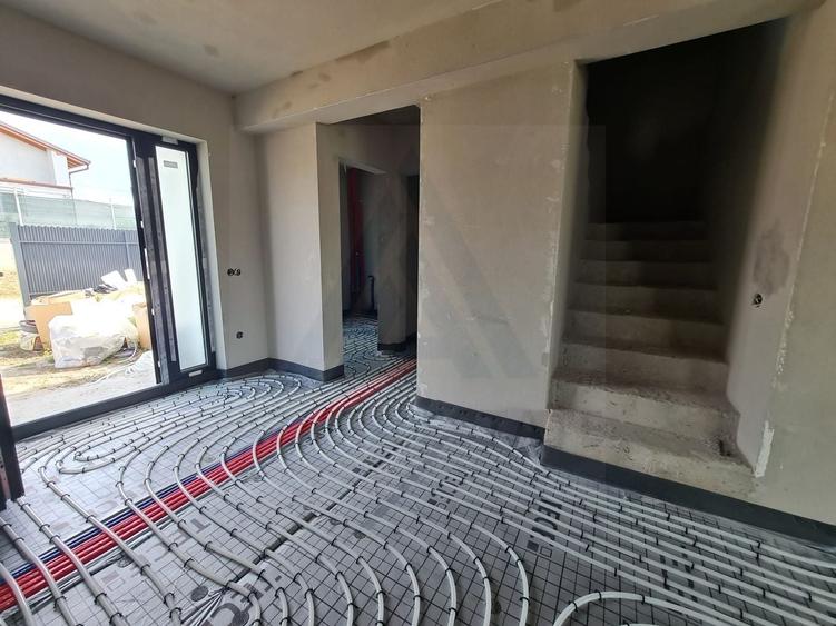 Duplex cu 3 camere cu Canalizare în Șura Mare