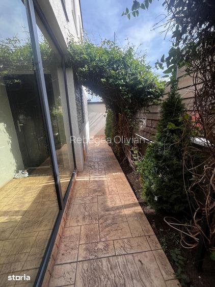 Casa superba cu 4 camere si 2 bai, zona Rediu