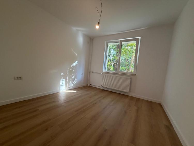 Apartament cu 3 camere decomandat în Dristor