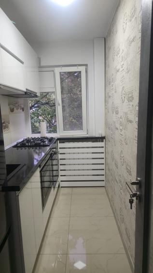 Apartament cu 2 camere semidecomandat, mobilat în Km 4-5