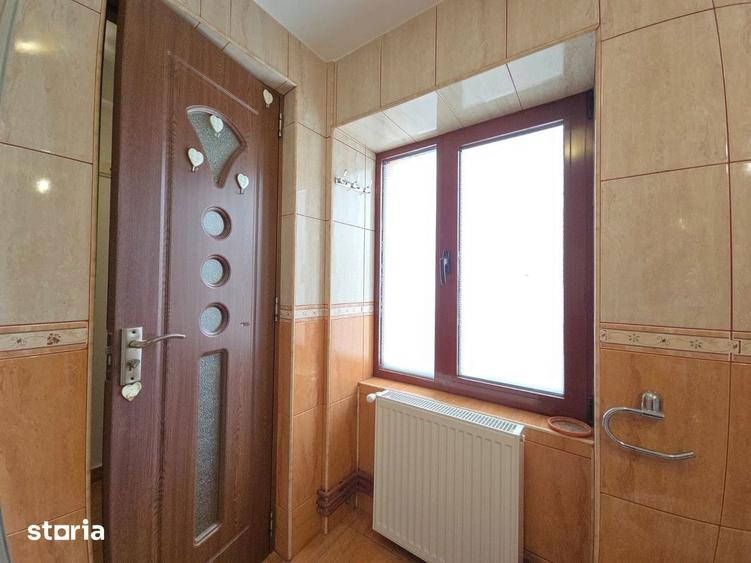 Apartament cu 3 camere, mobilat în Victoriei