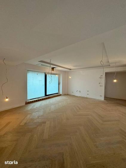 Apartament cu 3 camere în Centrul Civic