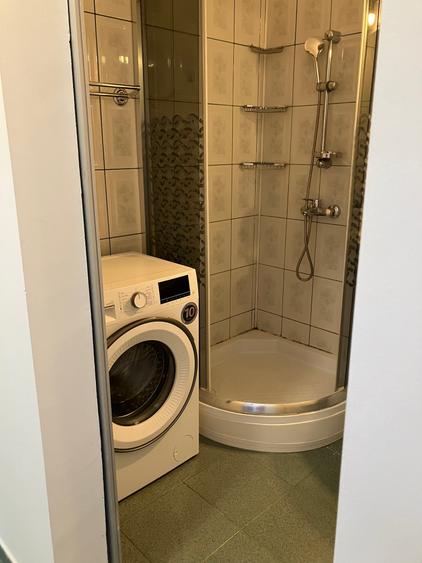 Apartament cu 3 camere semidecomandat în Ștefan cel Mare