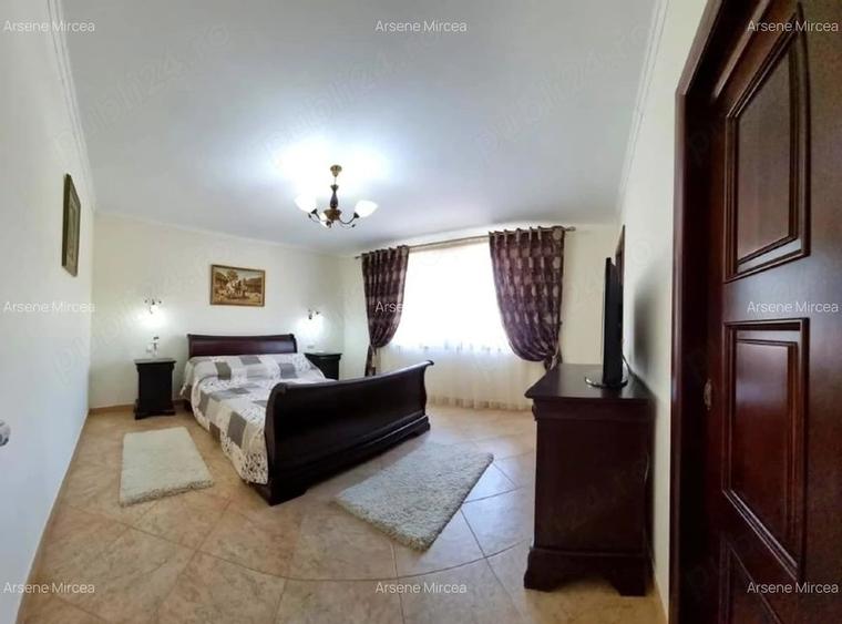 Casă cu Teren 1500 Mp în Spătaru