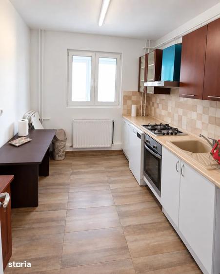 Apartament cu 3 camere decomandat, mobilat în Pantelimon