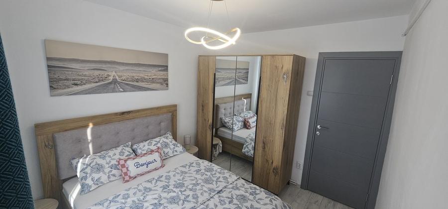 Apartament cu 2 camere decomandat în Florești