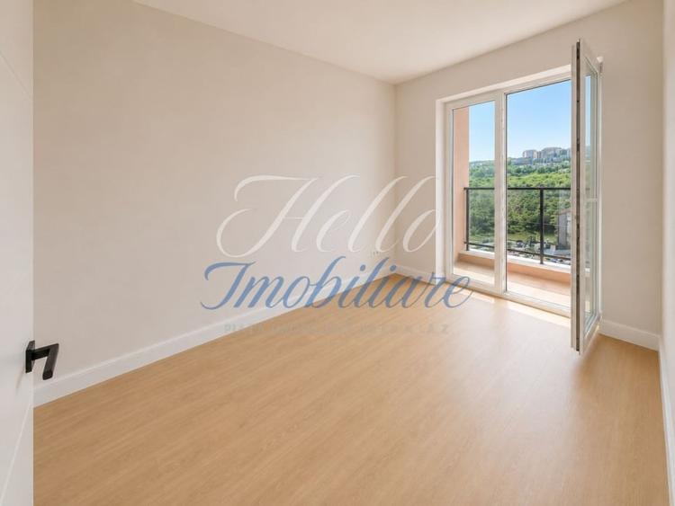 Apartament cu 3 camere semidecomandat în Florești