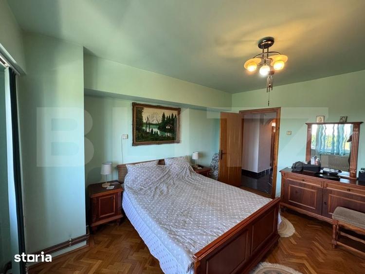 Apartament cu 3 camere decomandat în Micro 11