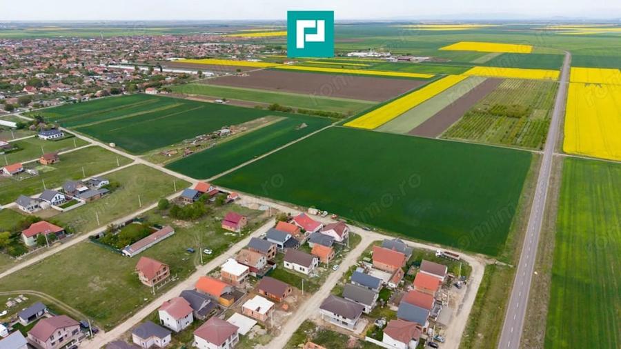 Casă cu 5 camere cu Teren 250 Mp în Est