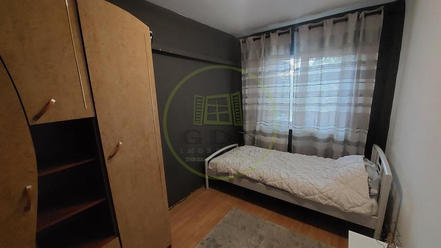 Apartament cu 3 camere decomandat, mobilat în Lăpuș