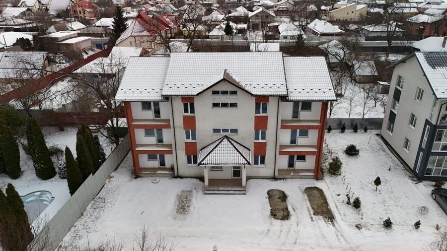 Spațiu comercial, de 500 mp, în Valea Moșneagului