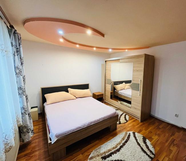 Apartament cu 3 camere decomandat în Cetate