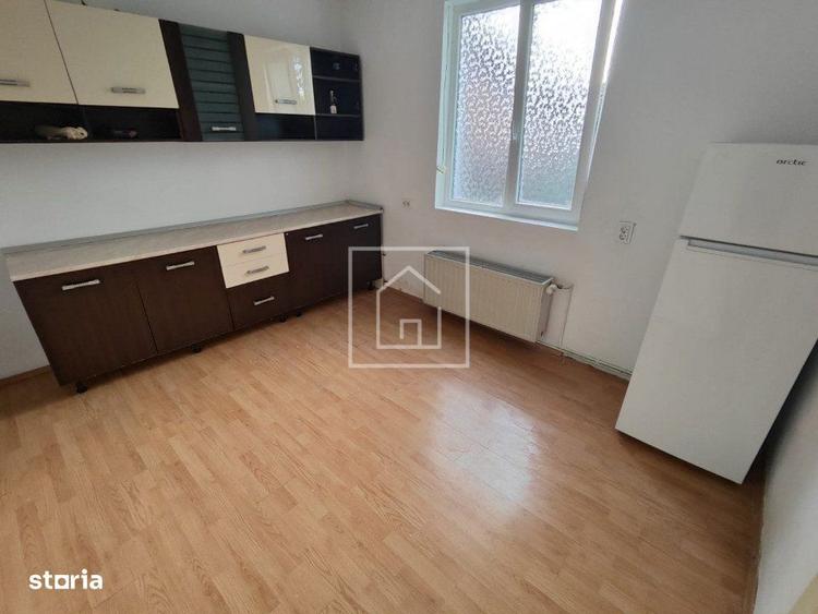 Apartament cu 3 camere decomandat, mobilat în Sub Arini