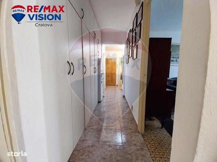 Apartament cu 3 camere decomandat în Valea Rosie
