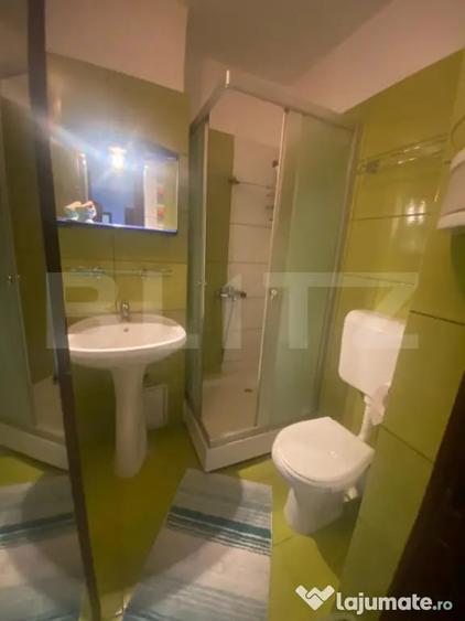 Apartament cu 4 camere decomandat în Soarelui