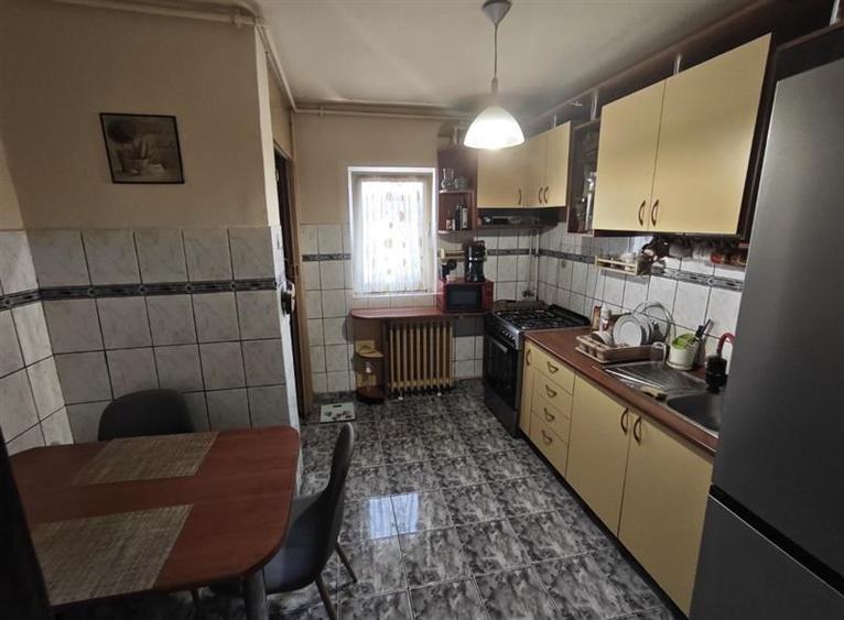 Apartament cu 2 camere semidecomandat, mobilat în Dorobanților
