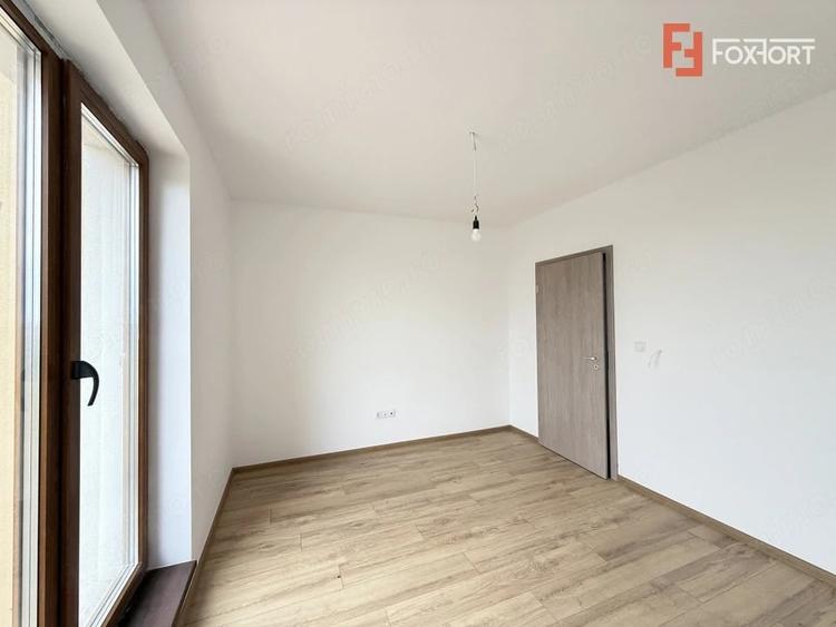 Casă cu 4 camere cu Teren 272 Mp în Săcălaz