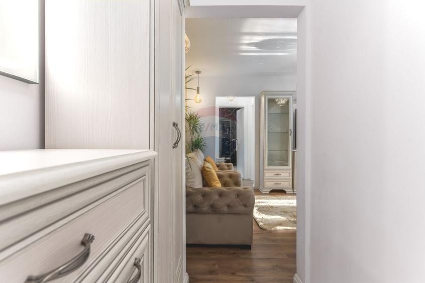 Apartament cu 2 camere semidecomandat, mobilat în Pantelimon