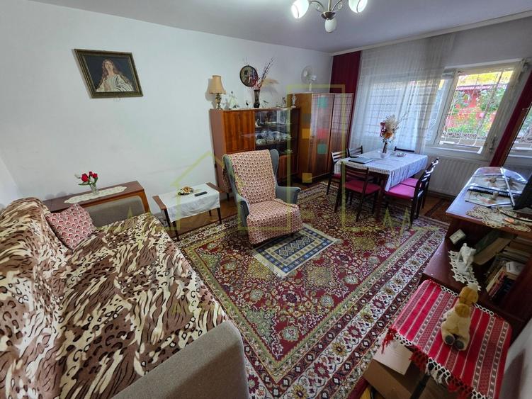 Apartament cu 3 camere decomandat în Mircea cel Bătrân