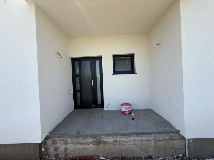 Casă cu 4 camere în Central