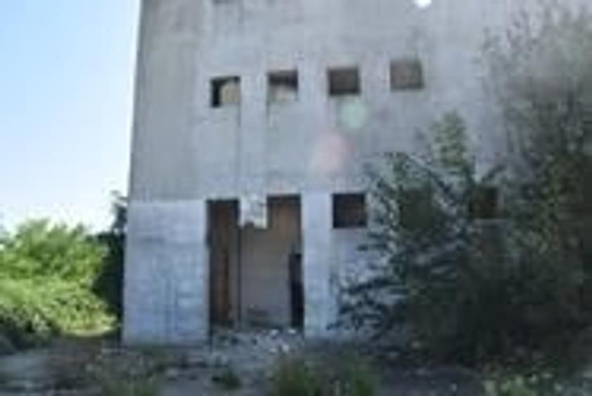 Proprietar vand 50.500 mp cu hale Acces rutier ?i feroviar - 1