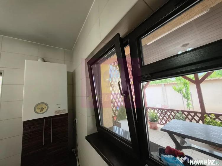 Casă cu 5 camere cu Teren 373 Mp în Afumați