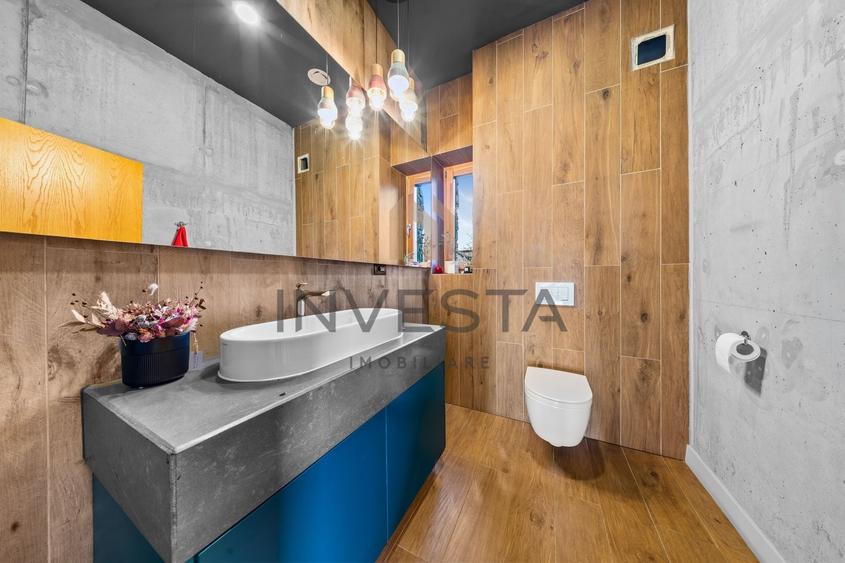 Casă individuală cu 7 camere cu Canalizare în Făget